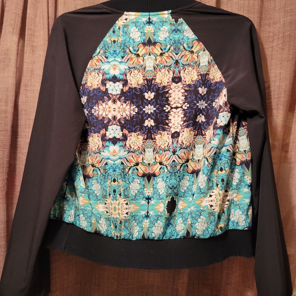 Bomber jacket - Picture 3 of 9